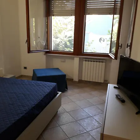 Park 公寓 迪亚诺马里纳