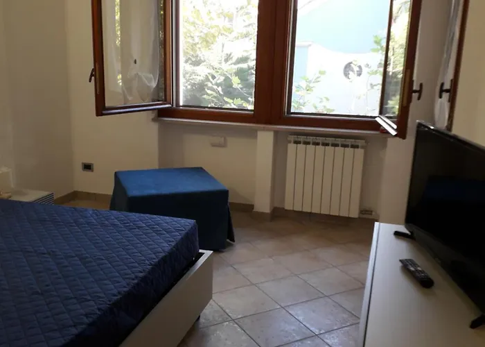 Park 公寓 迪亚诺马里纳